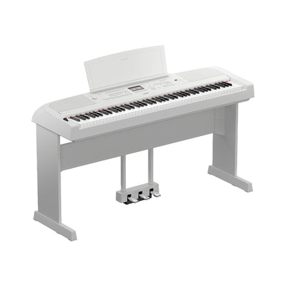 Yamaha DGX-670 Digital Piano 88-Key Portable Grand dengan 3 Pedal