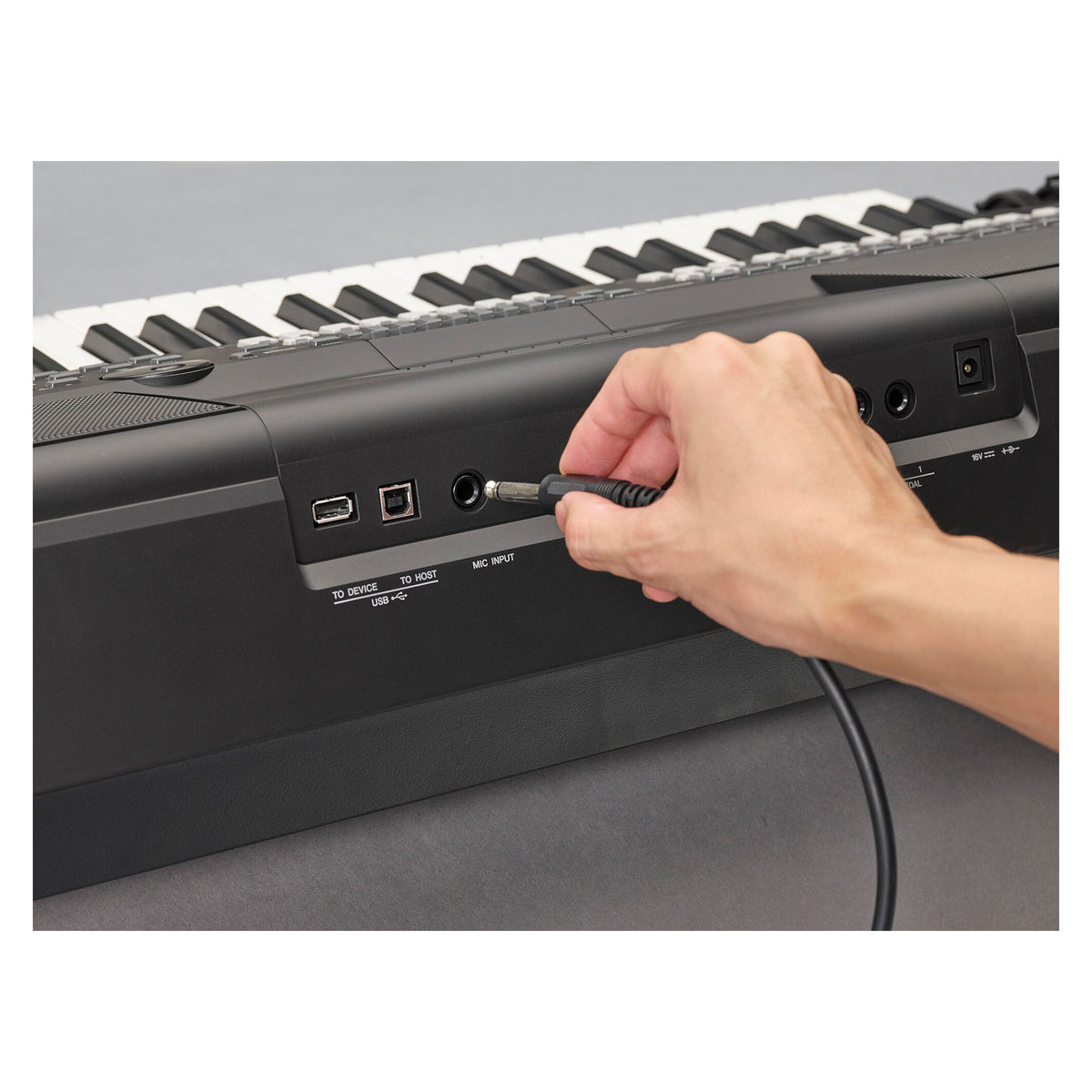Yamaha PSR-SX600 Arranger Workstation 61 Keys